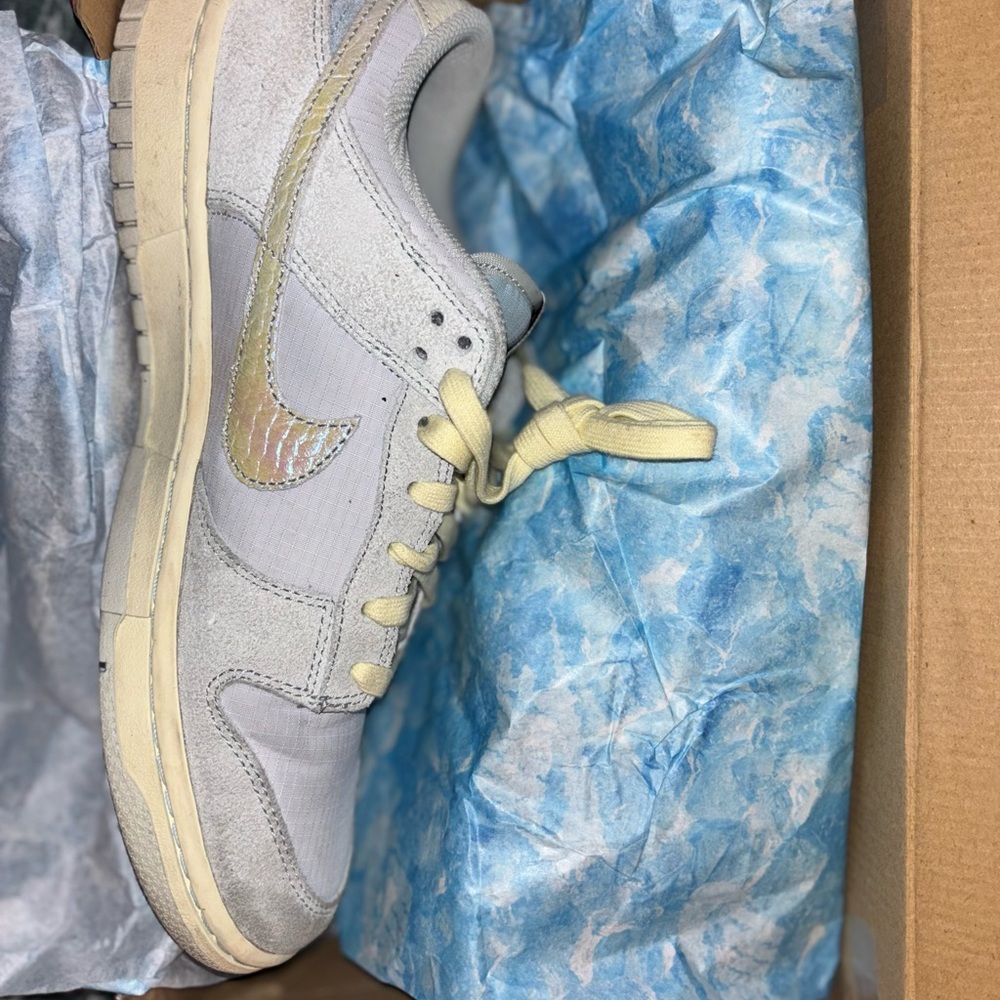 Nike Light Gray and Cream Athletic Shoes